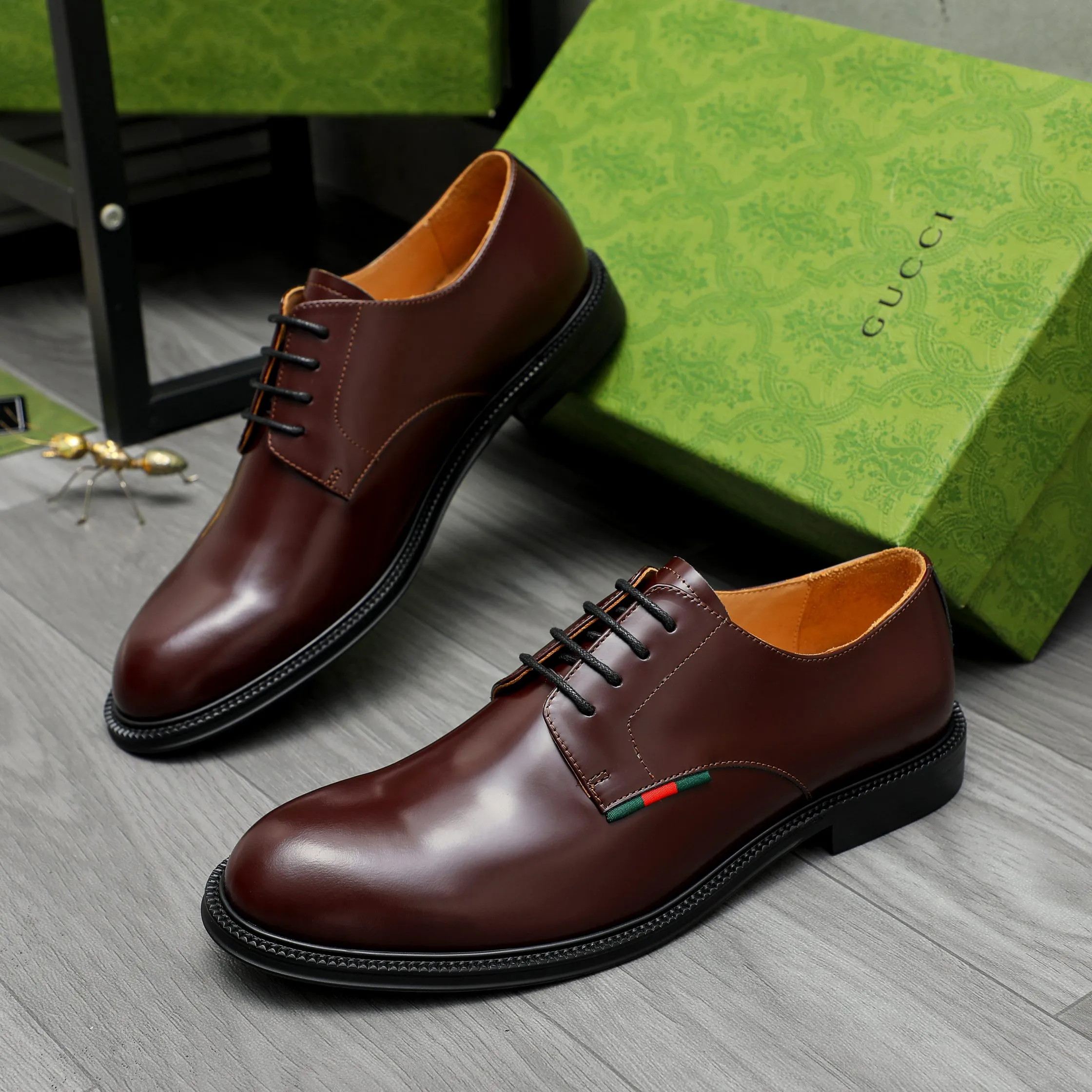 Men's shoes 💰500 Product trademark: GUCCI "Gucci" business lace-up leather shoes Regular size: 38-44 (45.46 custom-made, non-returnable) Product materials: Selected pearlescent cowhide upper, cowhide lining, original rubber outsole